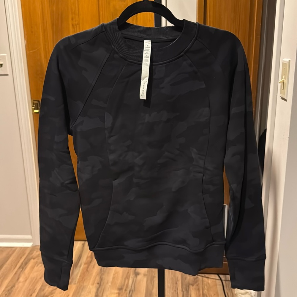 lululemon Scuba Crew - Heritage 365 Camo Deep Coal Multi - size 6 - Women